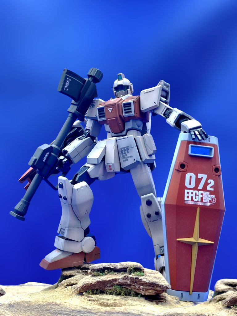 やられ役の陸ジムも全塗装です。 特にディテールアップはせず普通に組みましたが、気軽に組めて不満点もない量産機の鑑です。  装備で差をつけ、一人二役をこなしてもらいました。