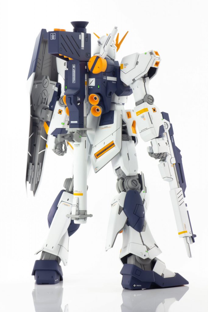 エントリーグレードνガンダム–4枚目/制作者：MEGANEX