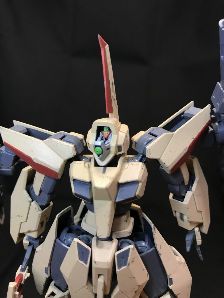 旧キットサラミス付属のミニジムをパイロットに起用。パイロットフィギュアに丁度良かったのですが、色までジムにしたのはただのイタズラです。