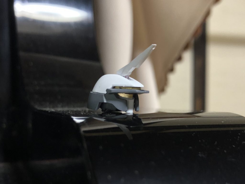 頭部のアンテナどうしようか迷いに迷った末に前後逆にしてみましたいい感じに塗り分けもできてます