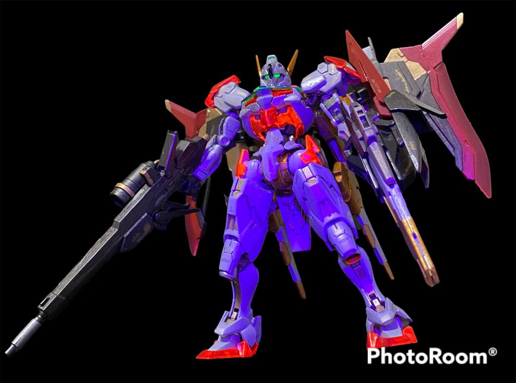 いつもの蓄光塗料を仕込んでいます。