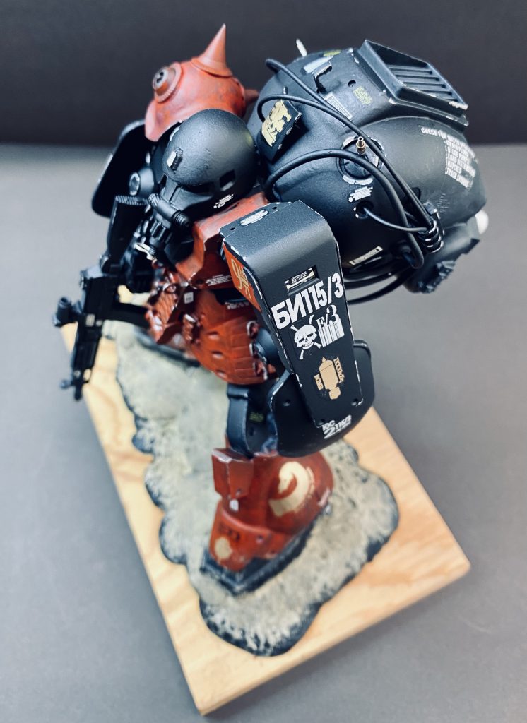 宇宙空間突撃型ザク–3枚目/制作者：メンドロリアン