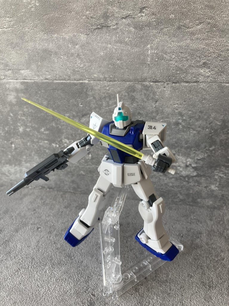 並の機体ではパイロットの操作についていけないため、操作系をシマ・クロス中尉専用に合わせており少なくとも機器がオーバーロードしないようにはなっている。