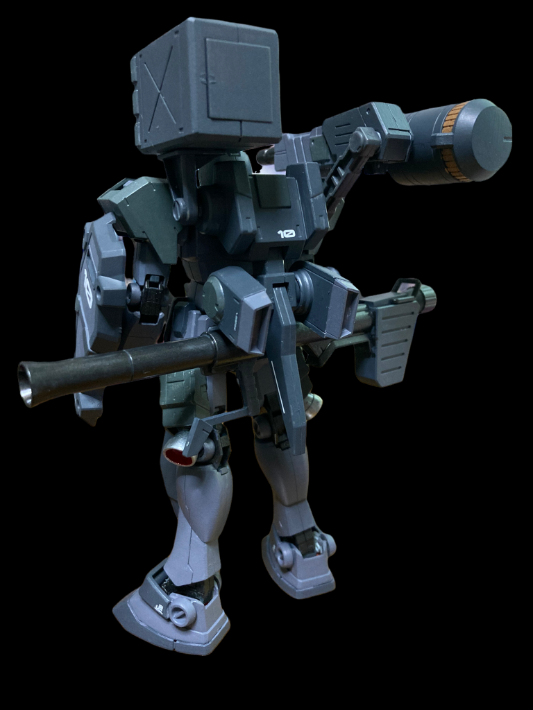 バックパックはEz-SRのものが余っていたので使用しました。ミサイルはそのまま使用しキャノン砲はジャンクをくっつけて作成しました。バズーカは元々の物をそのまま積んでいます。