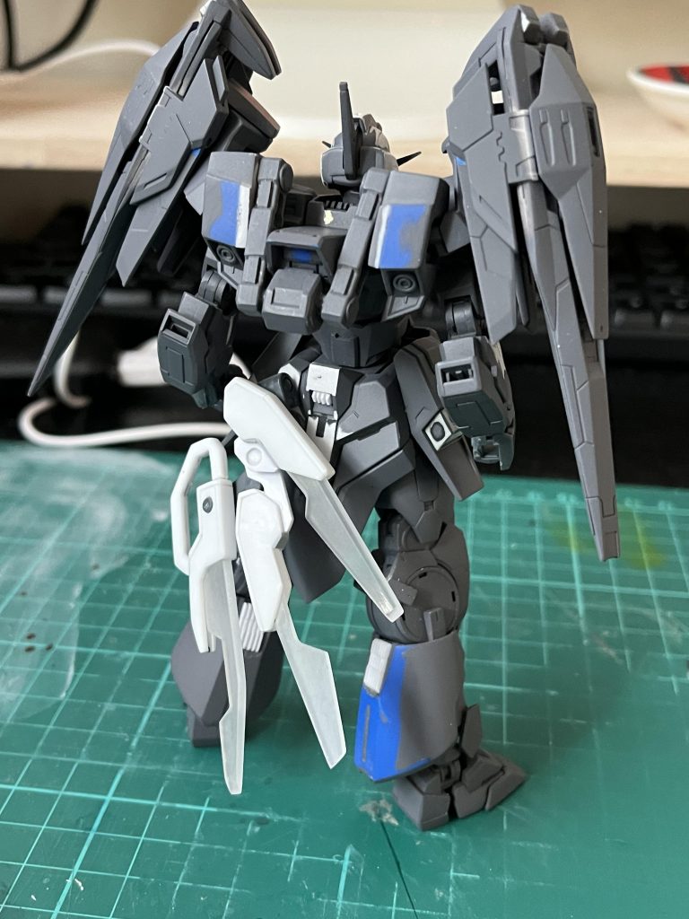 腰のソードは、エクシアリペアⅣをイメージしてオリジナルで制作
