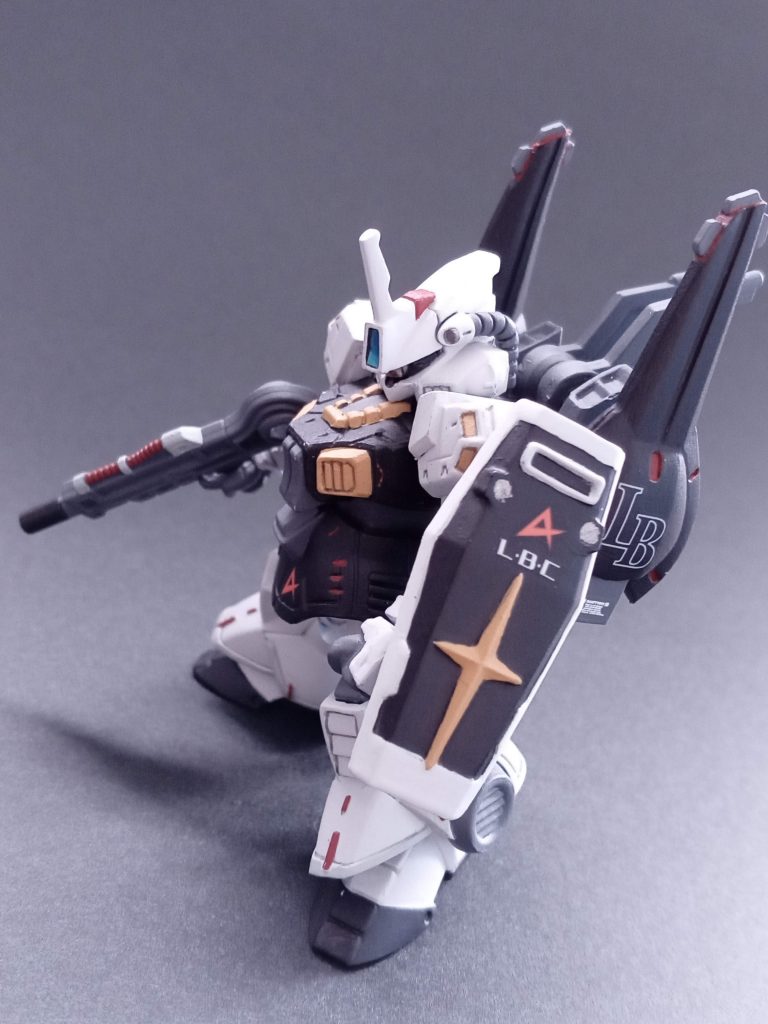 最後までご覧いただきありがとうございます!ムーガンダムで見た時に、カッコいいなーと思い、形にできないかなーと。ガンプラでは自分の力量では無理だったので、今回のガチャポンで実現できたかなーと。ちょっと、強引ですけど自分では満足しております!”リックディジェでは、分が悪いがー””パワー負けしていようとも!!!”