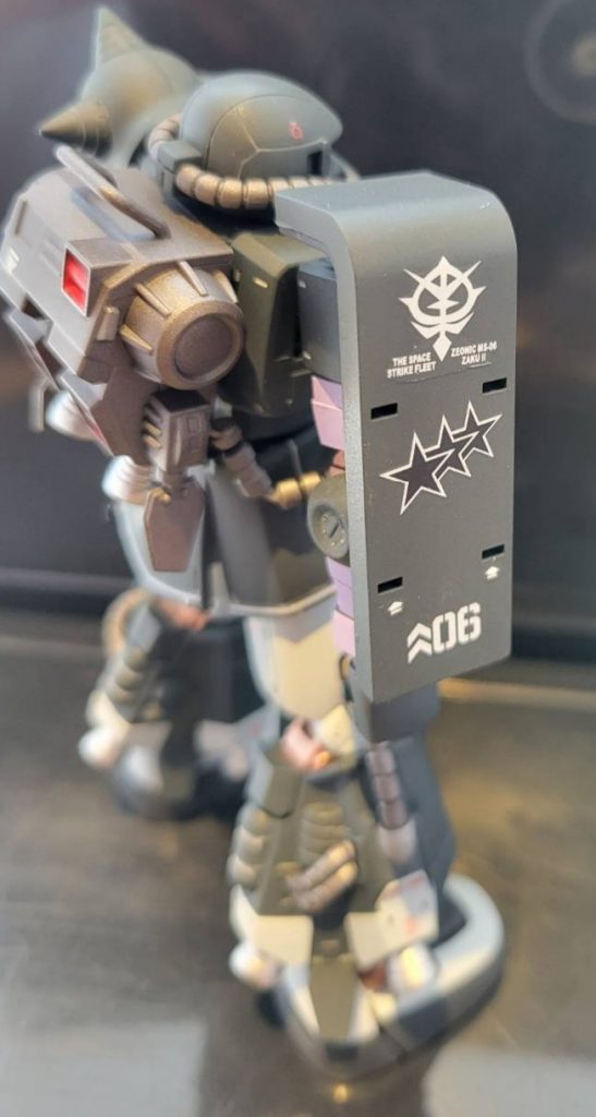 三連星マーク…