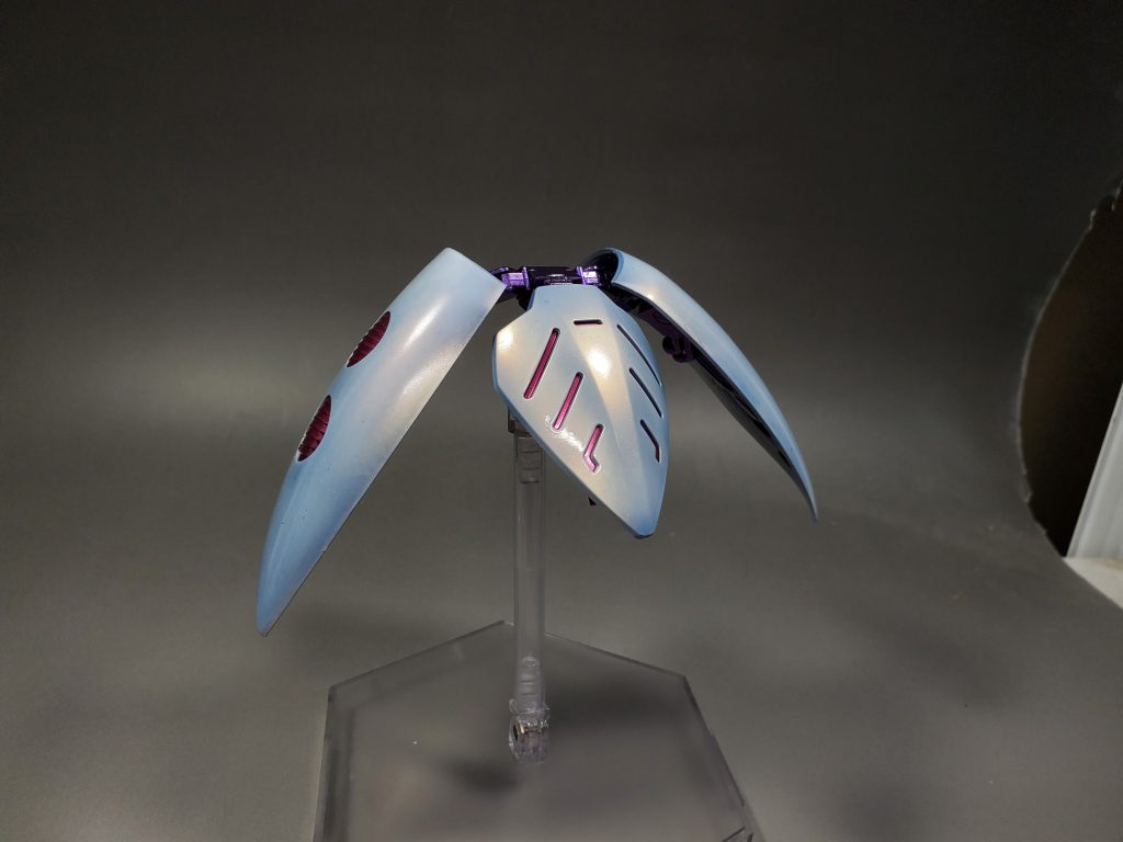 キュベレイのファンネルコンテナやバインダーを使ったスカートユニット。接続を自作したので無改造でベキルベウに付けれます。