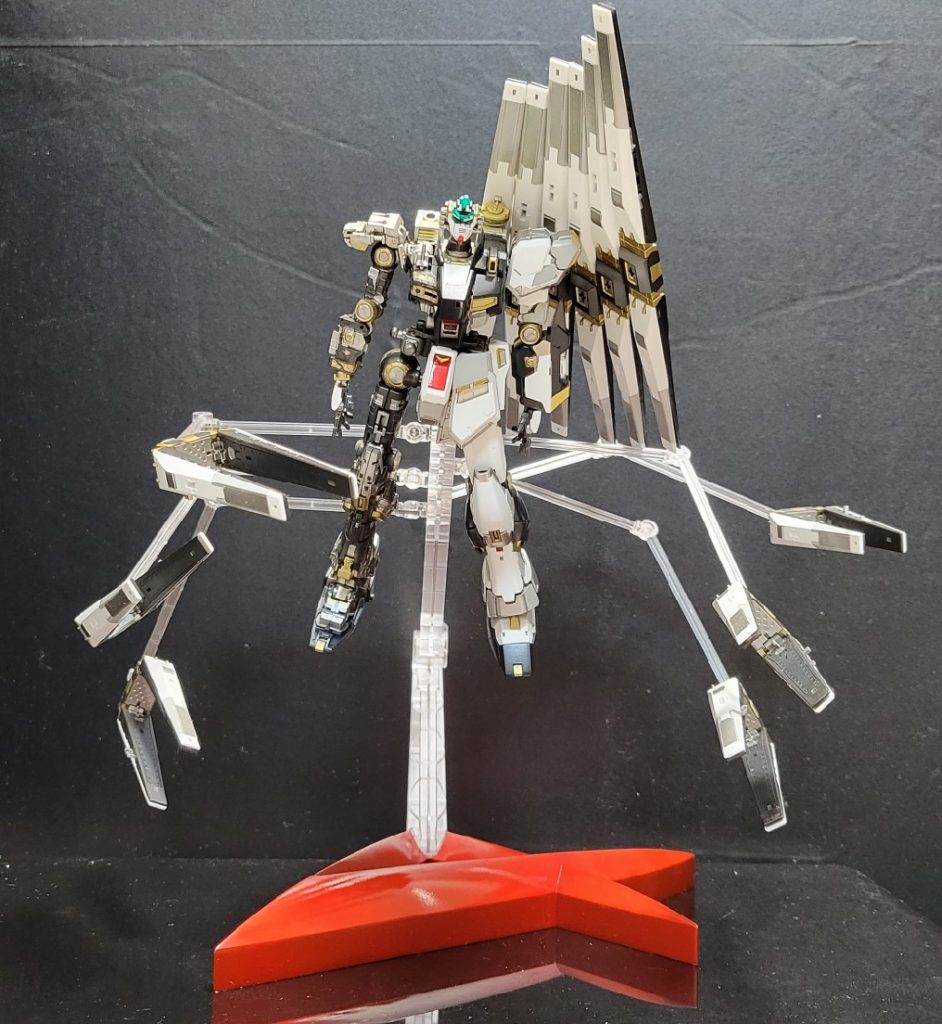 内部フレームもちゃんと塗装しています。今回最も時間の掛かった部分です。完成後はもう二度と見ることはないでしょう。残念ですが仕方がないですね(　ＴДＴ)