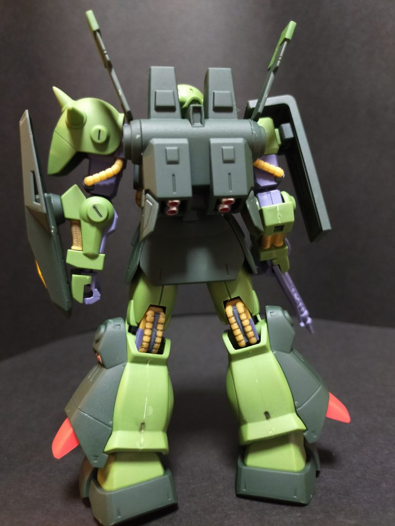 個人的な所で、先日フェアリー判定で隔離されてまして。YouTubeばっかり観ててもすぐ飽きてしまったので、何個かプラモを持ち込んでチマチマ作ってました。制作部屋と違い、道具は片刃ニッパーと百均ヤスリのみ。合わせ目なんか気にしない。段差は修正したけれど。