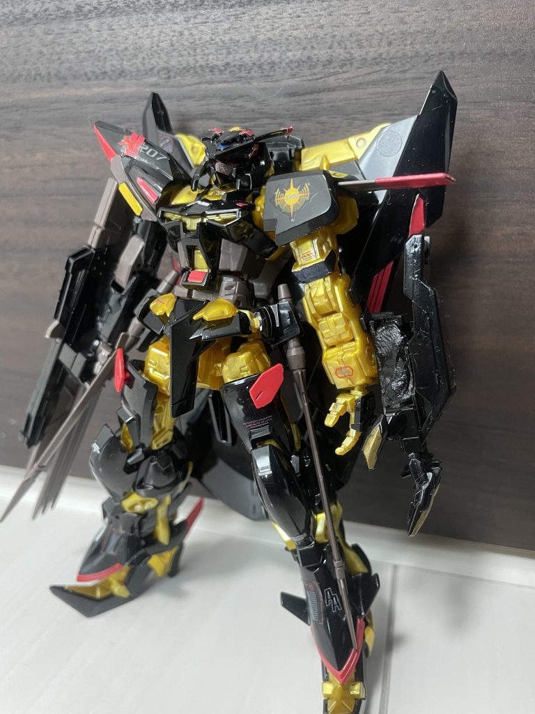 正面とりあえず天ミナの方から塗装しなくてもこの光沢感。素晴らしい…！！