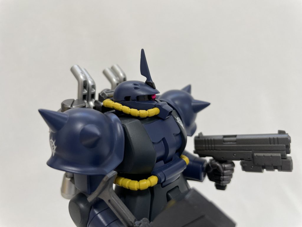 モノアイの幅を2ミリ詰めてます。