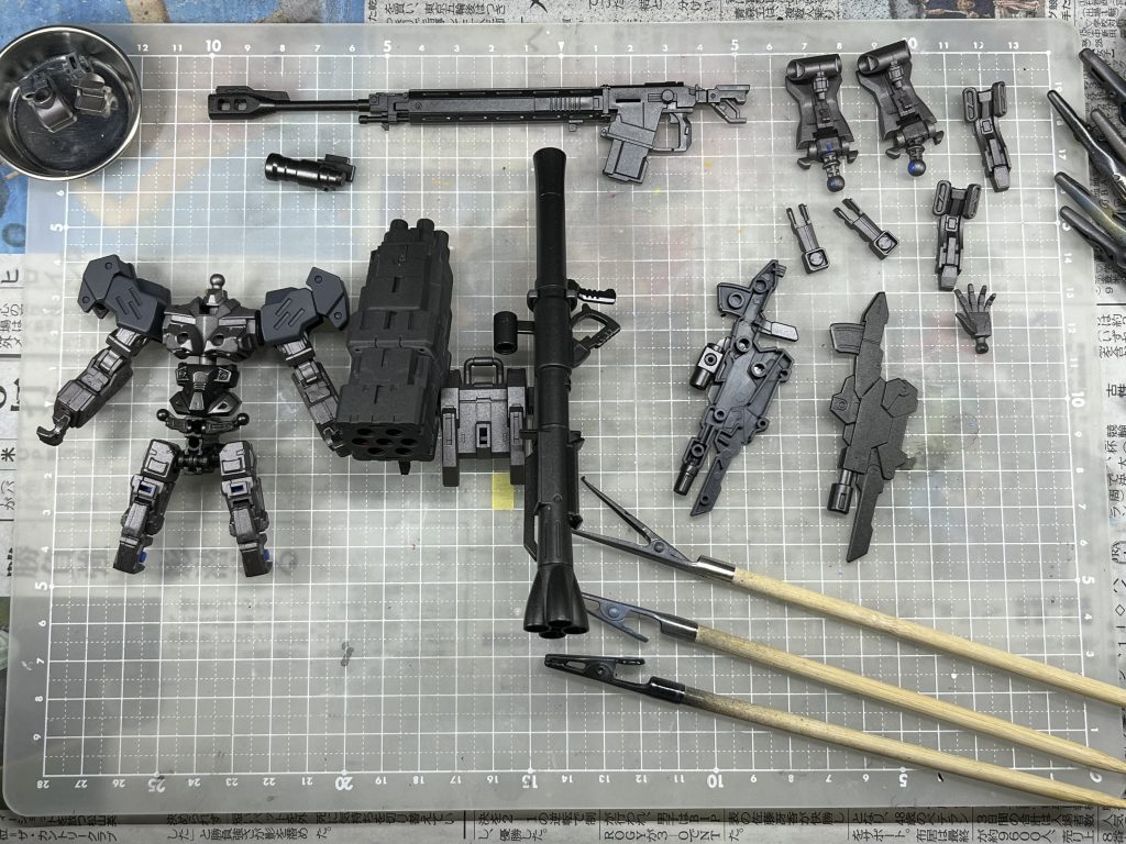 ビーム兵器が戦場を支配する現代・現状に対し、使える武装は埃を被っているような前時代のものばかり。