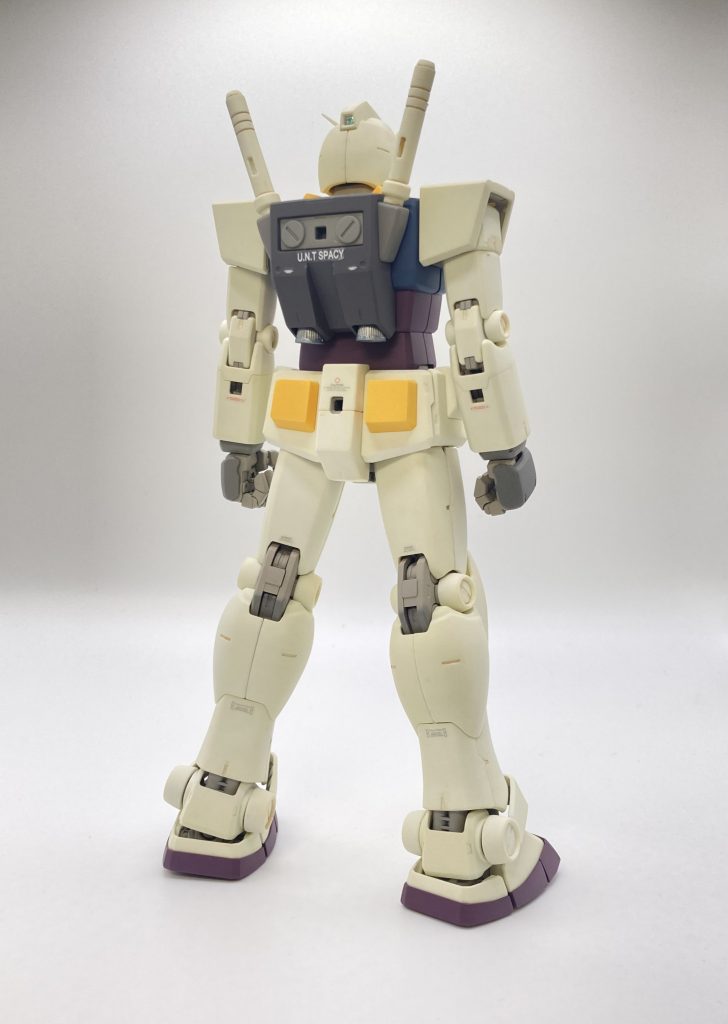 バーニア部は(製作中に折れたこともあり)デフォルトだと貧相に感じたので大きいものと交換。噴射したら装甲溶けますねこれ