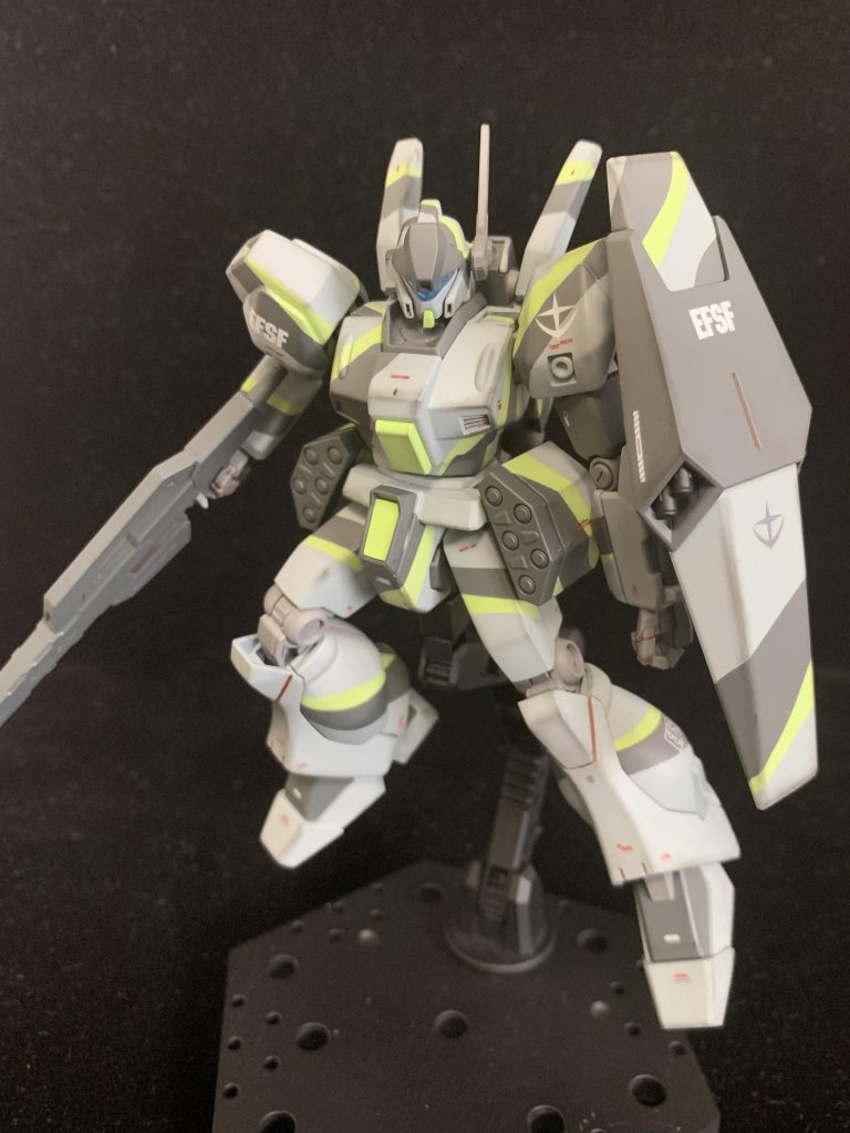 デカールはガンダムデカールの余り物で適当に。