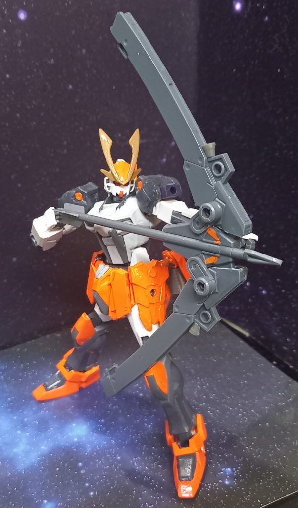 そして変形して巨大弓になり最大2発まで矢を発射する事が可能