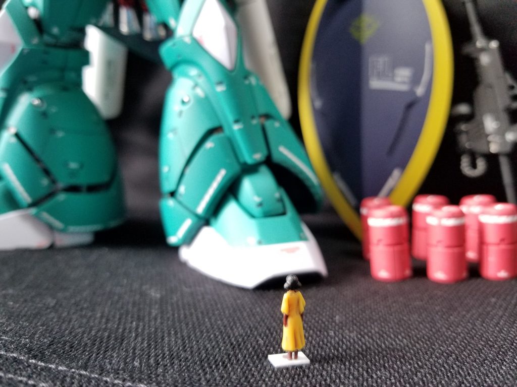 ララァ・スンさん。キット付属のものなのであの頃のままです。