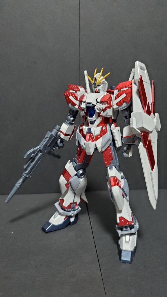 C装備はチタニウムフィニッシュなので無加工です。コックピットだけクリアブルーで塗装。