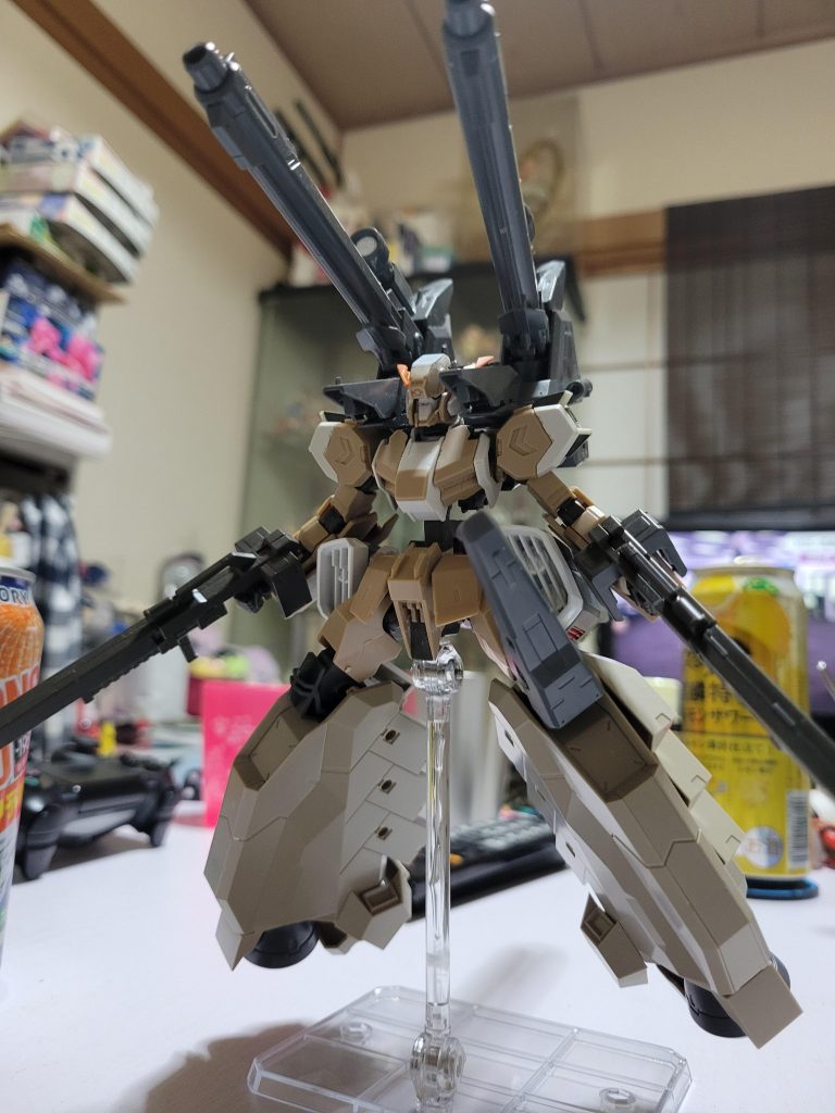 画像が残っている最初期の状態です。足、背中はこの時大体決まっていました。