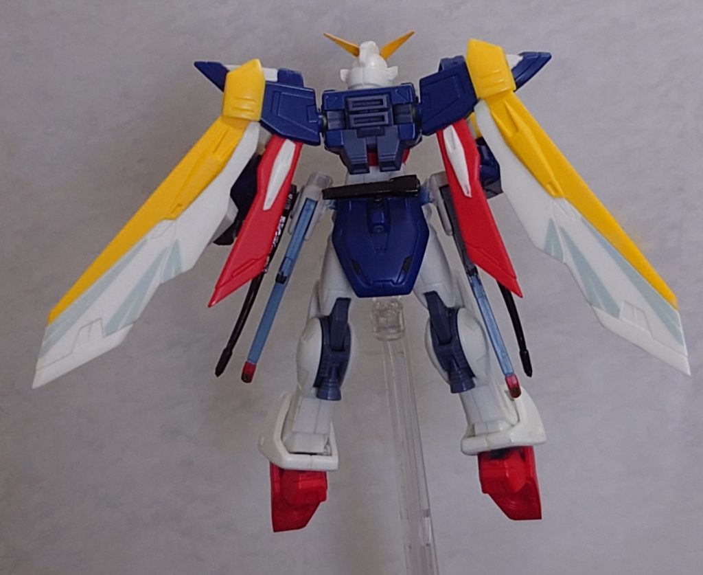 バックショット。わかりにくいですが腰にビーム・サーベルあります！