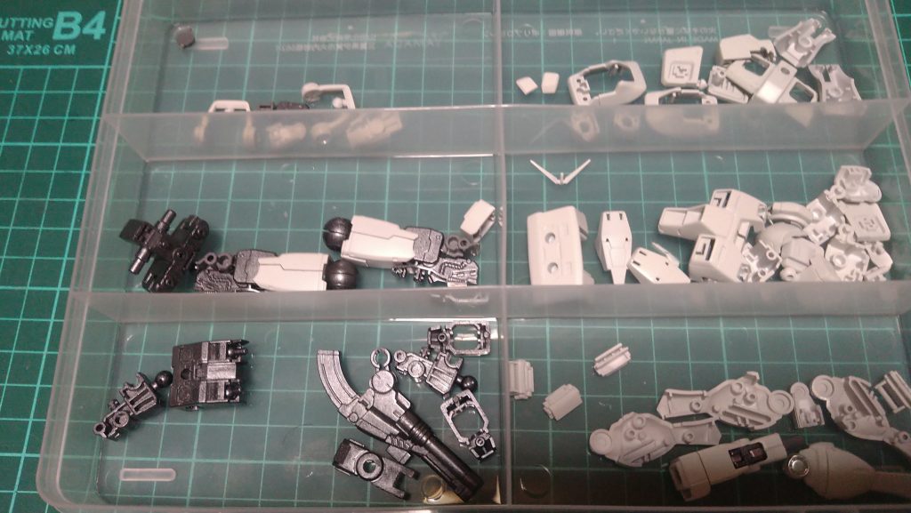 白は前回からお気に入りの、インシグニアホワイト良い