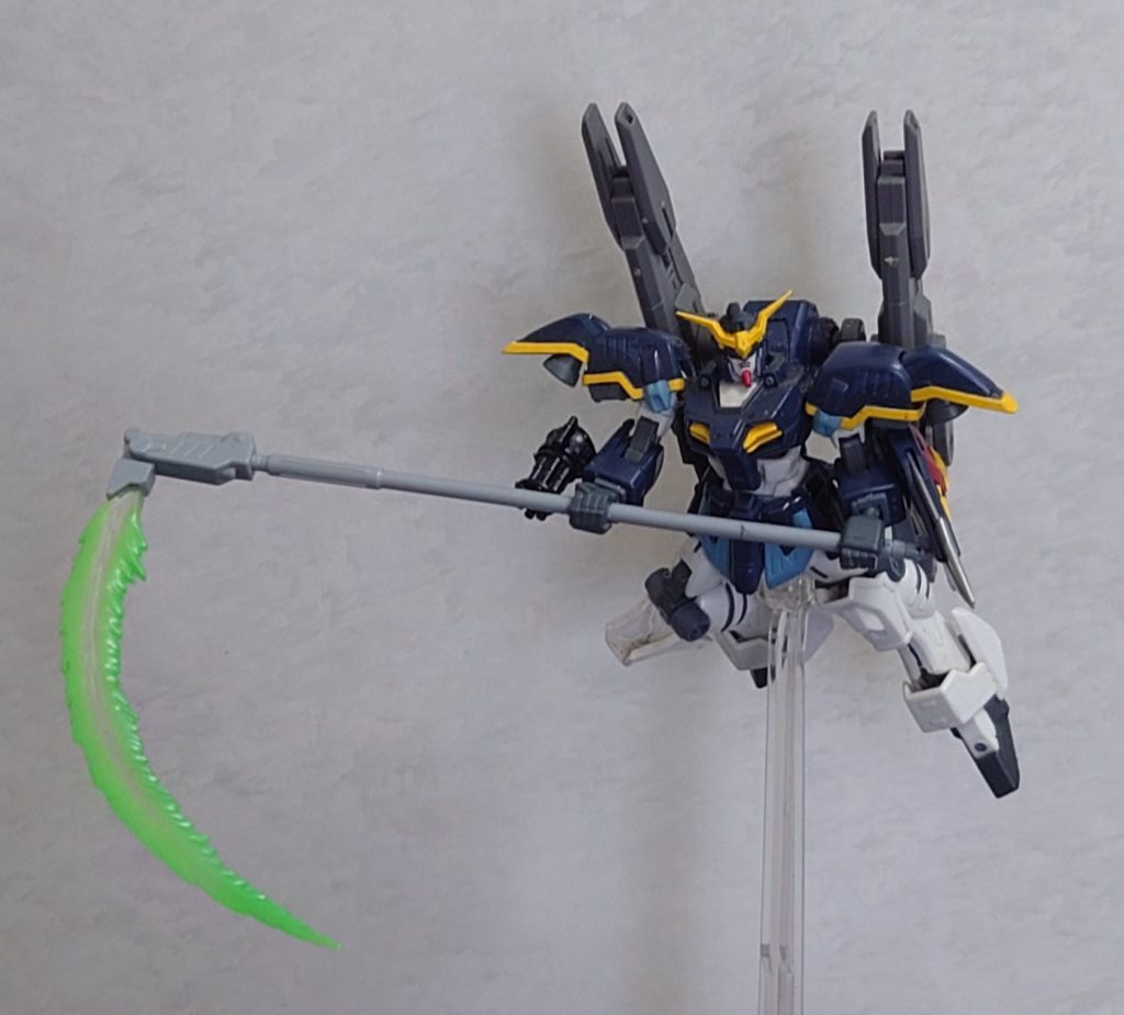 基本はカマで戦います。両手持ち可能です！