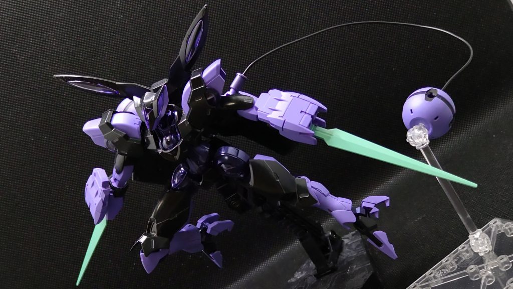 悪魔的デザインだったので黒が似合うかなと直感でやったんですが意外としっくり来て満足(笑)まぁ厳密にはティターンズブルー1なので黒ではないですがw