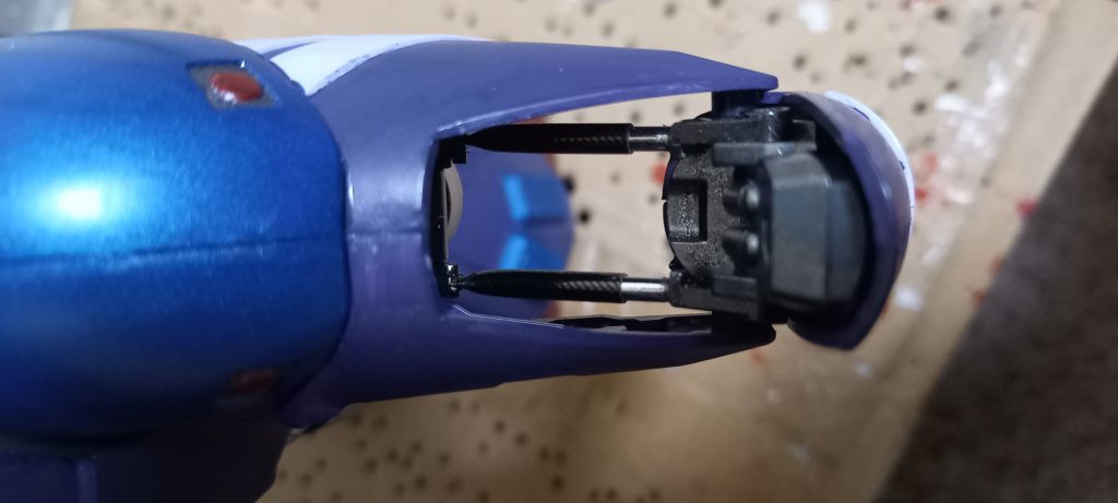 言われなきゃみないけど固定のステーから真鍮で作り直したシリンダー長さギリギリなのでよく抜けます(汗)一応の連動稼働も可能です