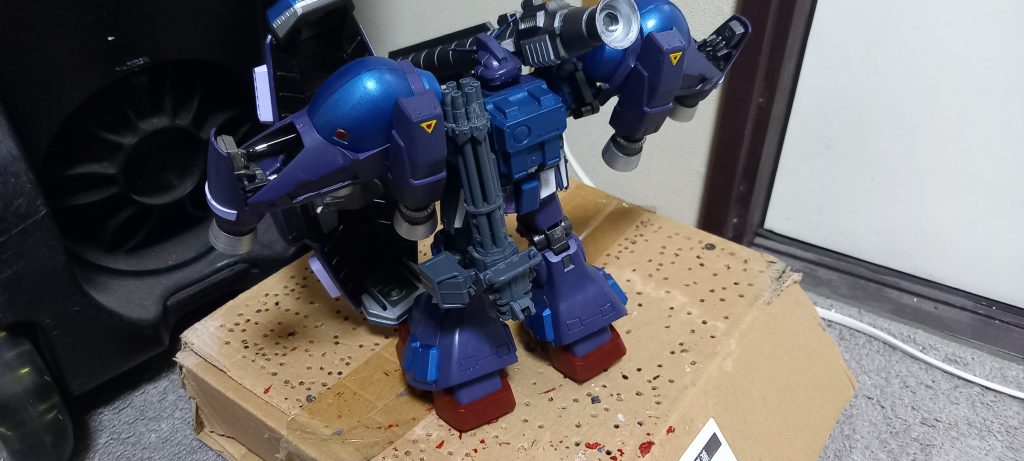 アトバズのステーがキットでは顔の前までスコープ持っていけなかったのでアームとかで調整しました