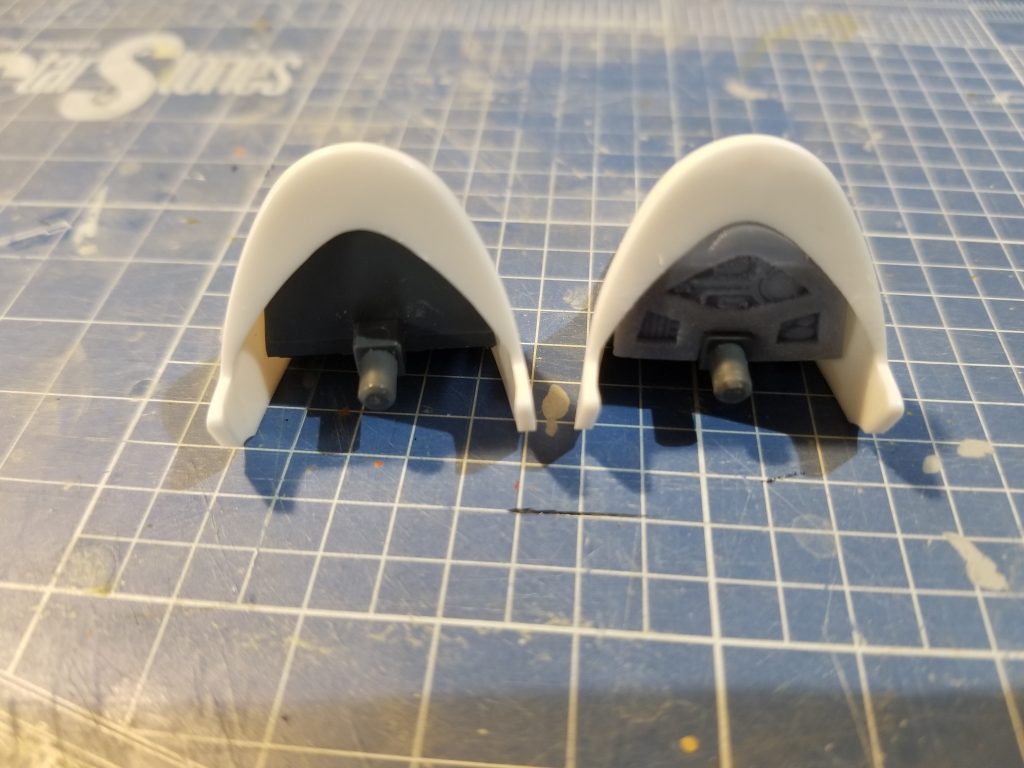 ひざアーマーの裏側ディテール追加