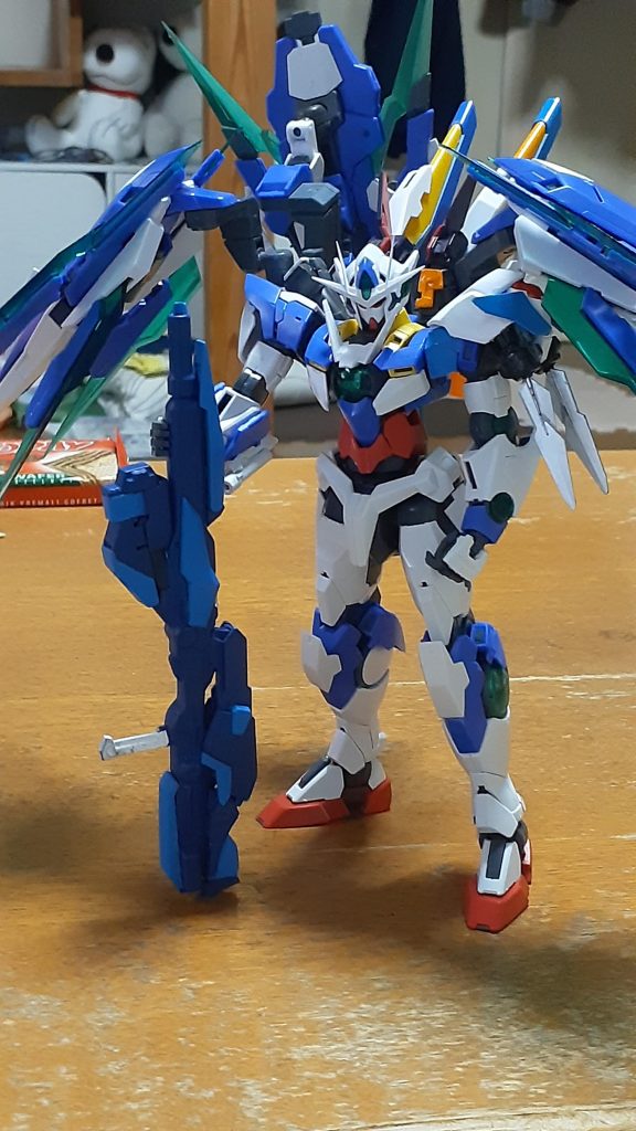 ミノフスキードライブと肩に装備した、　　　アンカーがポイントです。