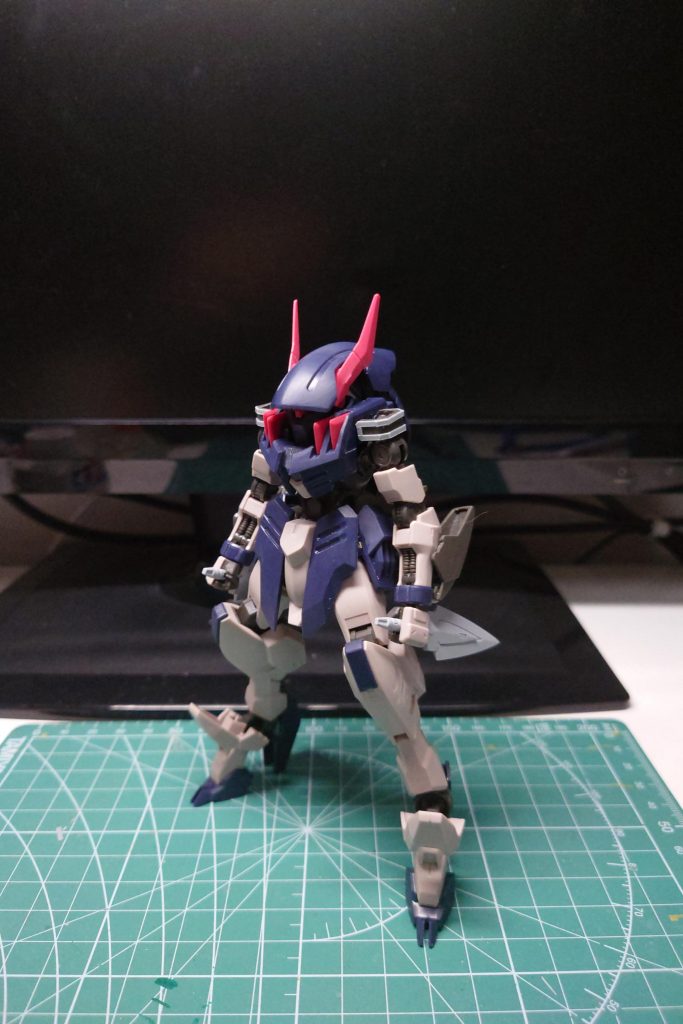塗装前これが初めてのガンスタへの投稿なので不備があるかもしれませんがお許しください。このガンプラはモチーフがありますので気づいた方はコメントをくださると嬉しいです！