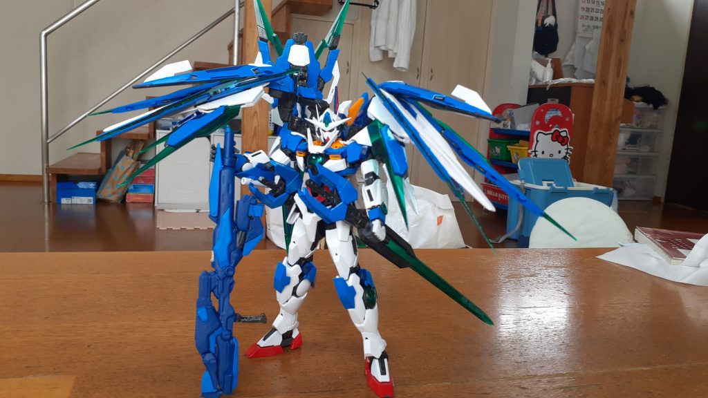 ライフルが欲しかったので、旧キットの　　　　ガーベラのライフルを使い作成しました。