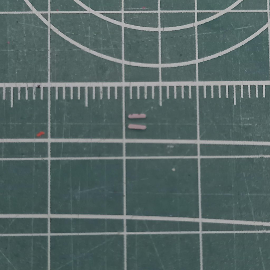 ツインアイはプラ板から自作しました。今回のイチオシポイントですね😤