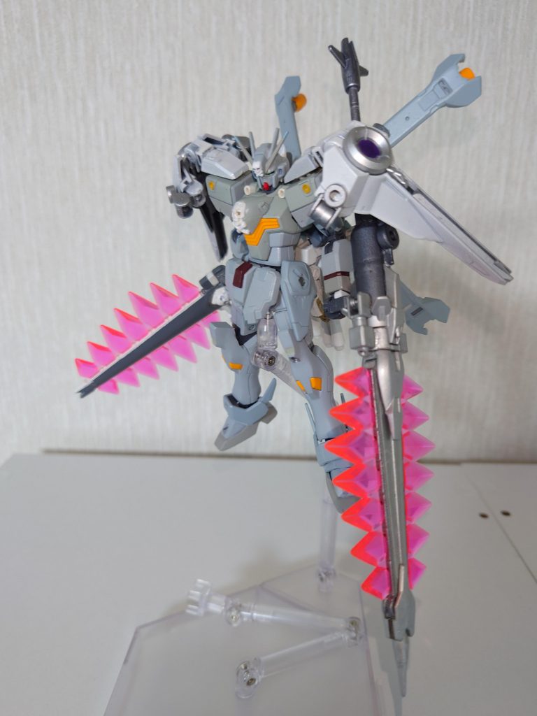 バスターモードビーム刃を発生させ高速回転させることでドリルランスに。