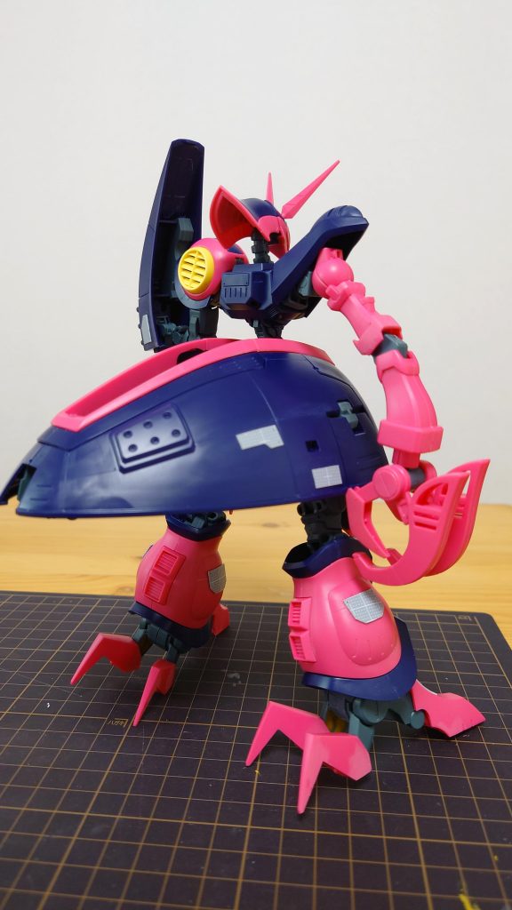 塗装前のフロントショット＋バックショット。