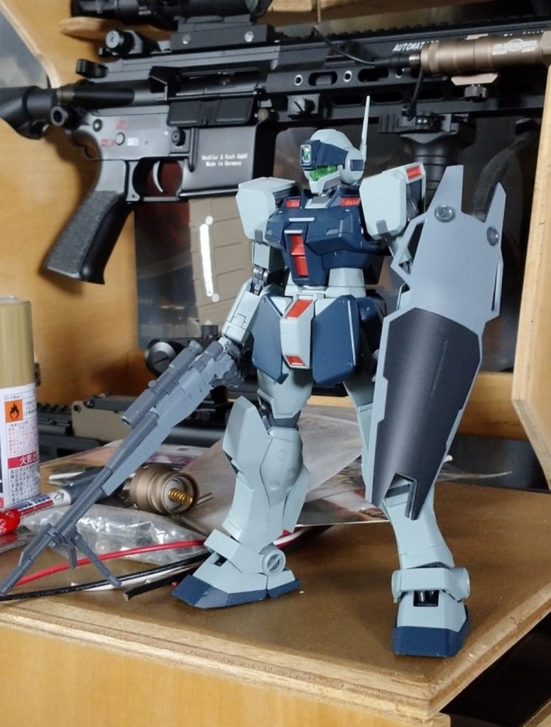 本体と兵装は色調を変えましたがよく判りませんね。本体もタミヤのヘイズグレーで塗れば良かったです。