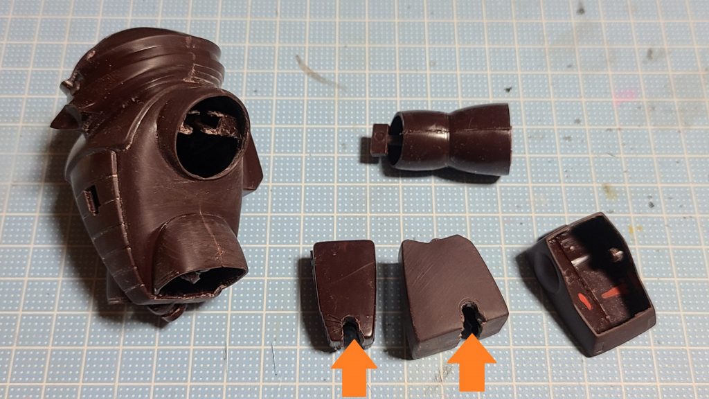 今回は発作的に作った為、お手軽後ハメ加工のみ。可動範囲はほぼありません(笑)表面処理も適当な為、アップに耐えられない残念なしあがりになっています。