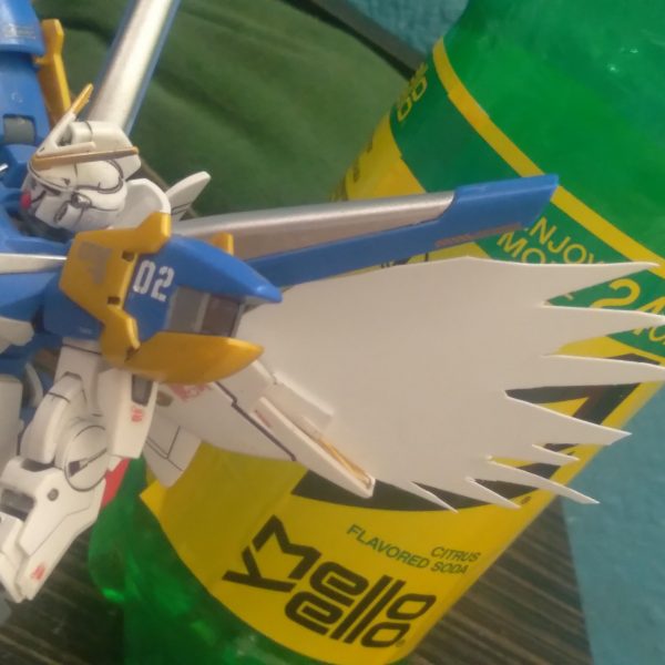 I don't have the pbandai wings of light for the V2 Assault Buster. I decided to try and make my own from plastic plate. Once I get these shapes and fitted better, I will use clear plastic sheets or paint them（3枚目）