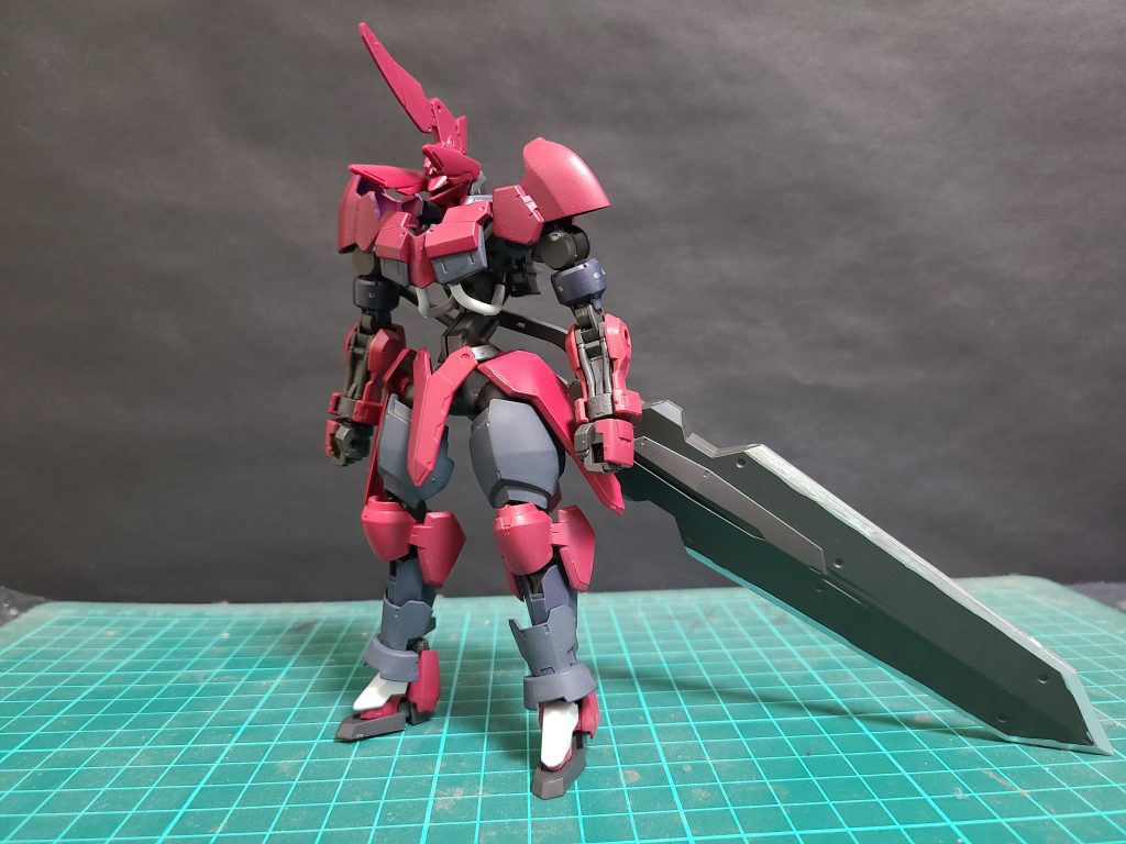 ヴァルキュリアフレームの改造ガンプラ。武装は「ヴァルキュリアギガソード」のみで「ヴァルキュリアバスターソード」を改造し軽量化し、だが威力は残し取り扱いが良くなっている。武器の重量で武装が一個のみと限られる。