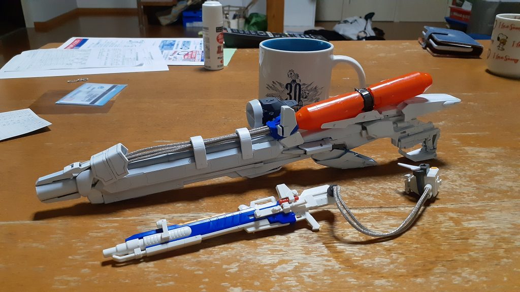 Mgゼータ用メガランチャーに切った貼ったしてたら、4号機用の、2倍サイズになりました。