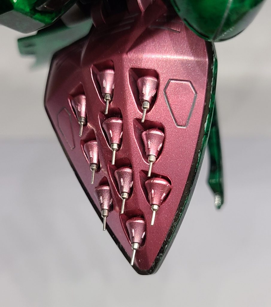 ファンネル１つづつに金属パーツをいれています。個人的にかなりお気に入りです。