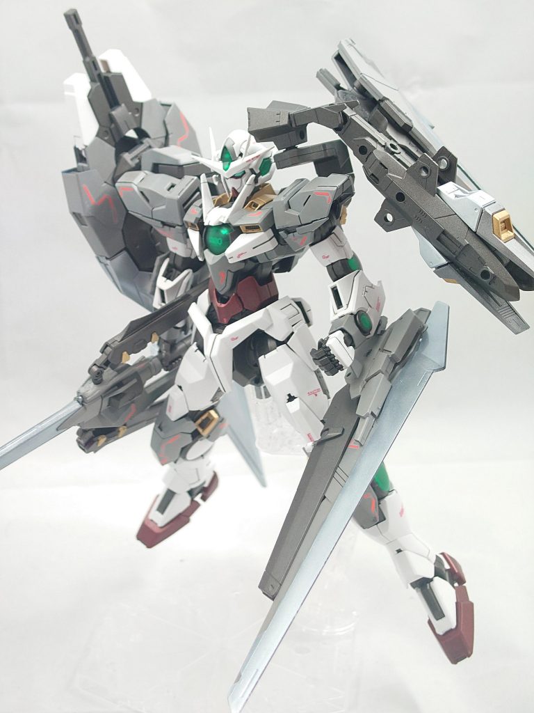 分割し腕に取り付けることで装備としても扱える。