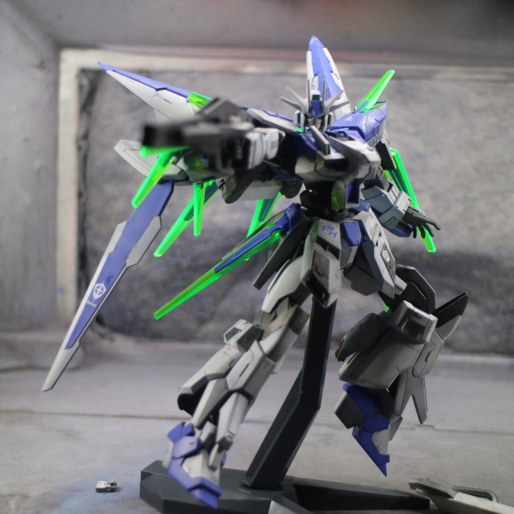 実はビームライフルも生きてます。このキットのビームライフルはパーツの付け替えでバズーカになるんですよ。そのバズーカ部分使用してオリ武器製作してます