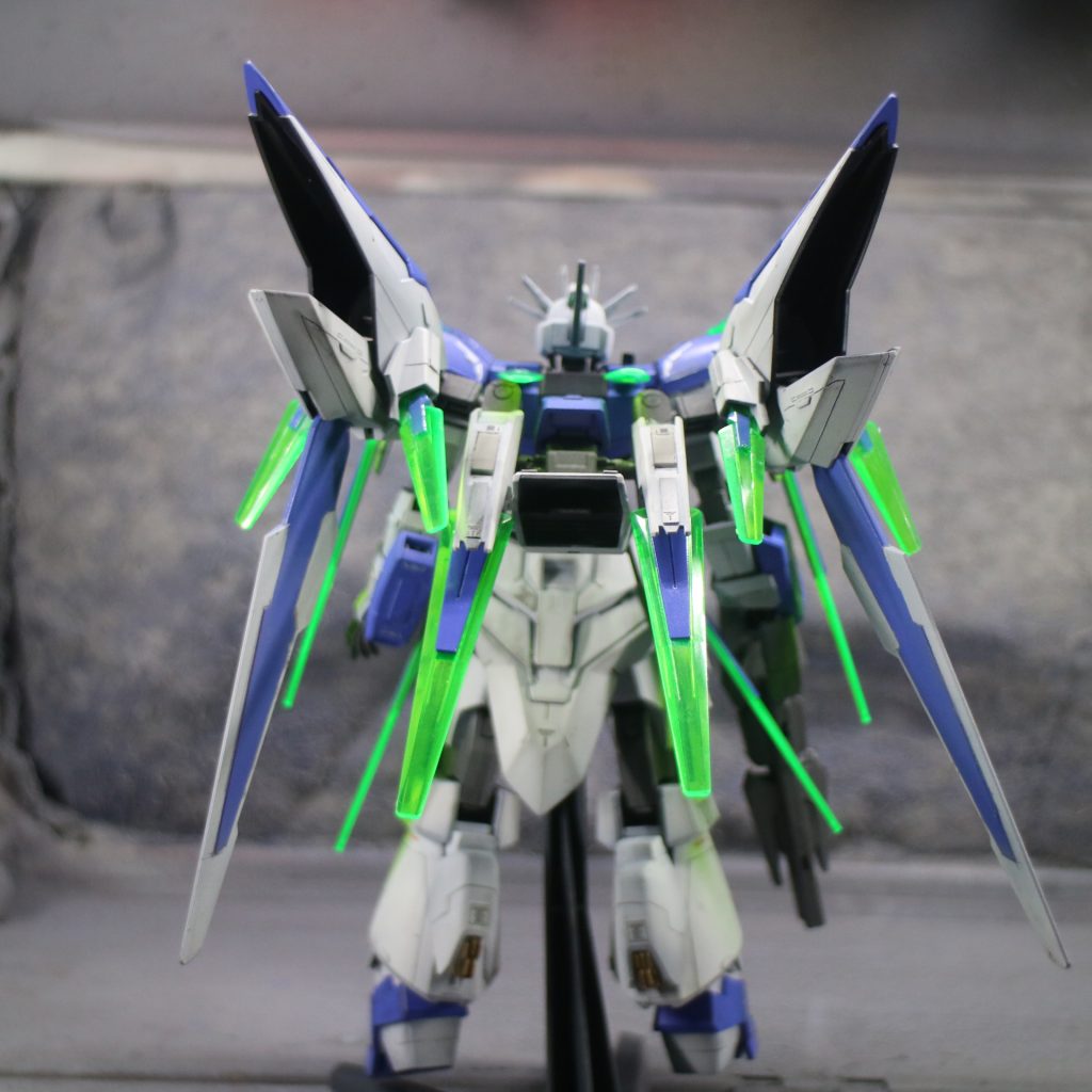 バックショットバトルアームアームズからスラスターぽいの付けてみました。ダークマターのスラスターもグリグリ動くので、きっと機動力はかなり高いと思います