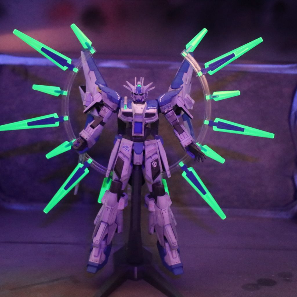 ブラックライトを当ててFXバースト風に