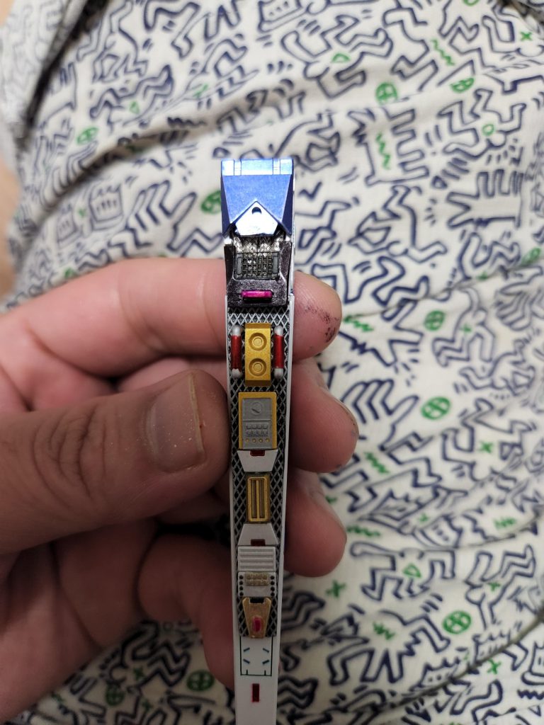 ファンネルを。内部フレームを塗装している際にファンネルの内部を表現してみたくなり、自分なりのイメージではありますが、表現してみました。
