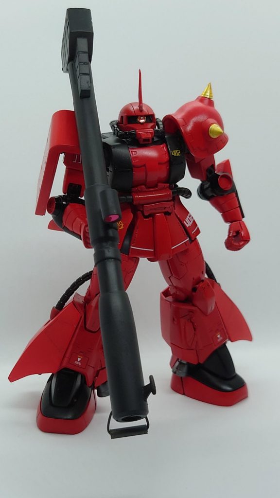 ザク本体より気持ち長い位にして、この装備はもっとデカいMSのを無理矢理装備したという感じを出してみました。オリジン版のドム、出ませんかねぇ…