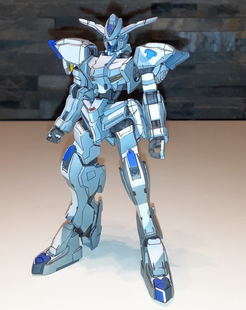 夜にフラッシュ撮影しました。