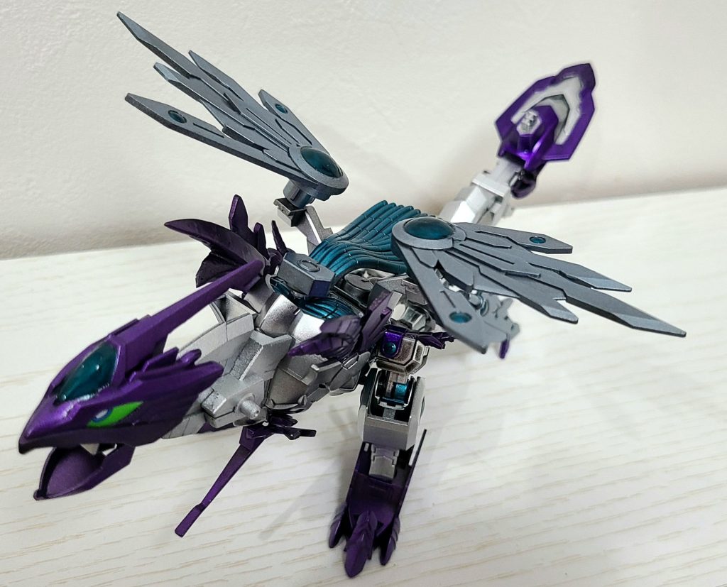 塗装剥げが怖くていつもはやらない変形をしてみましたボディバランスは良いけど羽がちっちゃいなぁ…